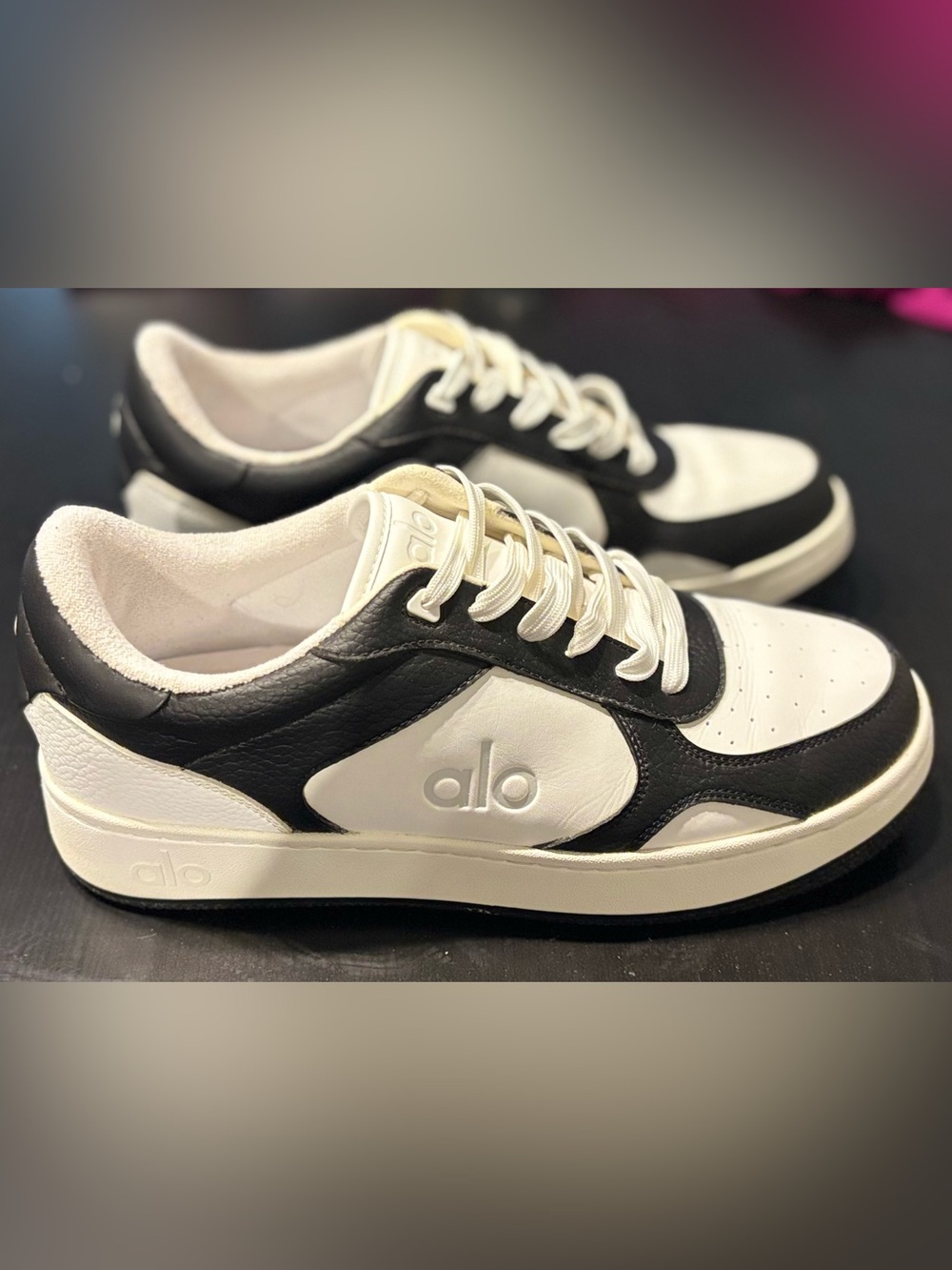ALO Yoga Recovery Mode Low Top Black White Vegan Leather Sneakers Size 11 - Picture 6 of 8
